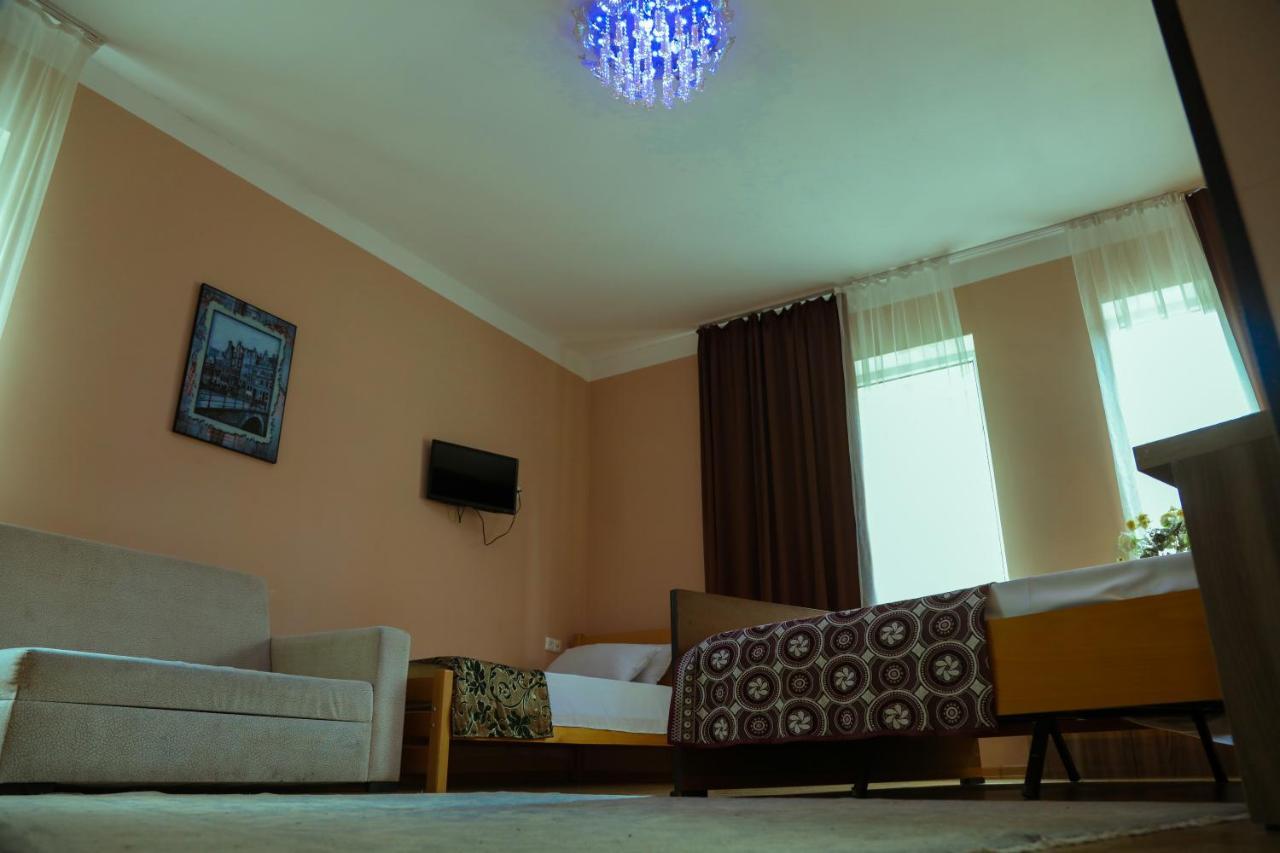 Guest House 博尔若米 外观 照片
