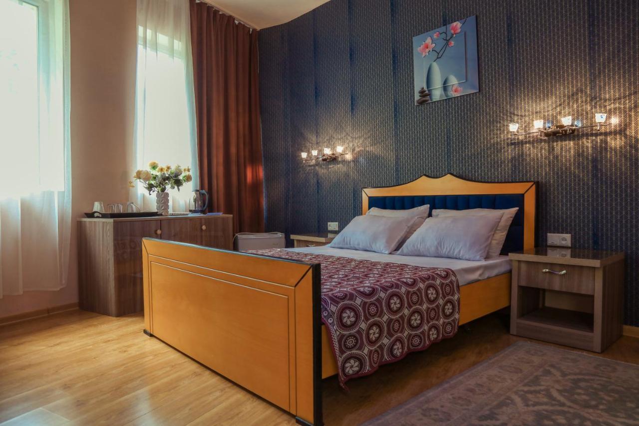Guest House 博尔若米 外观 照片