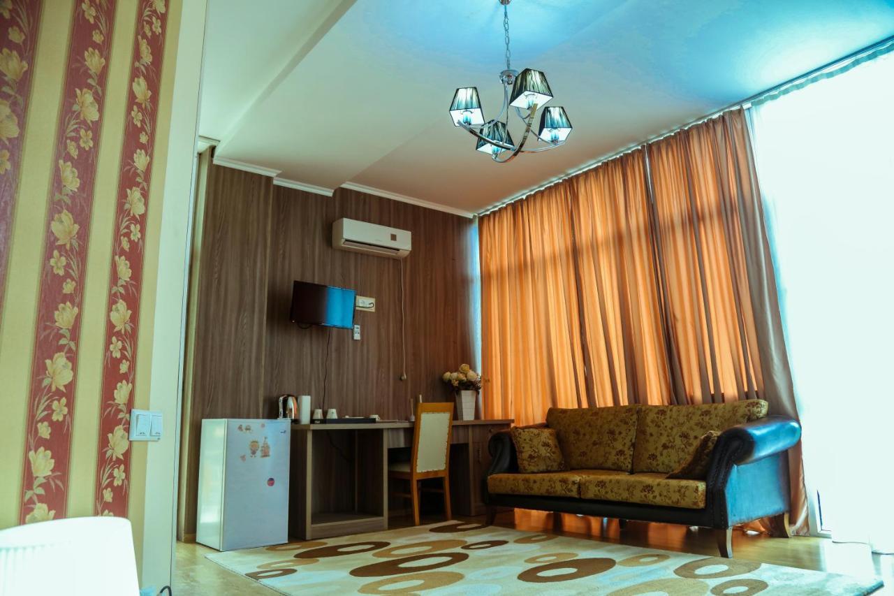 Guest House 博尔若米 外观 照片