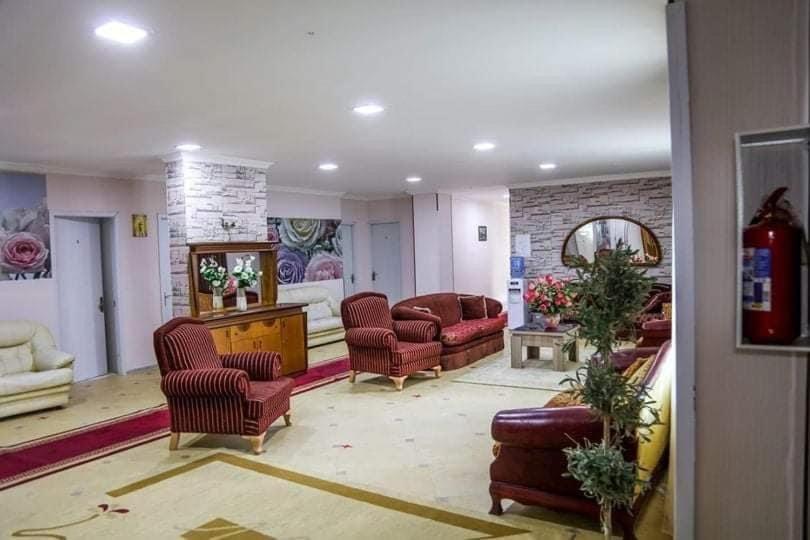 Guest House 博尔若米 外观 照片