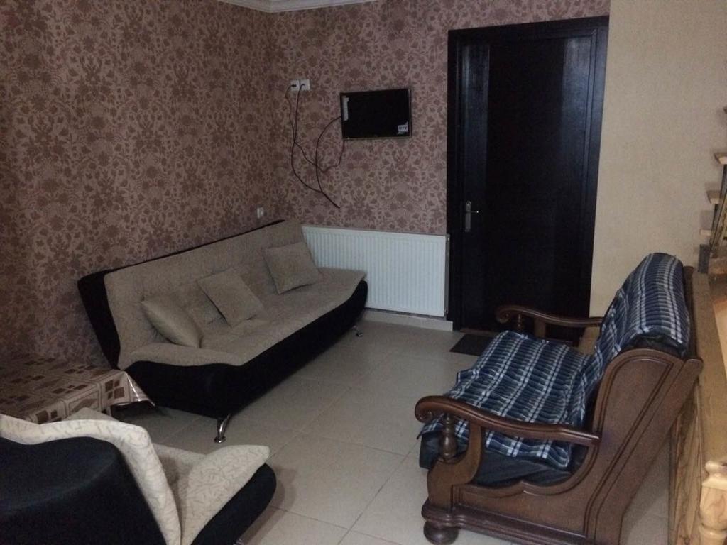 Guest House 博尔若米 外观 照片