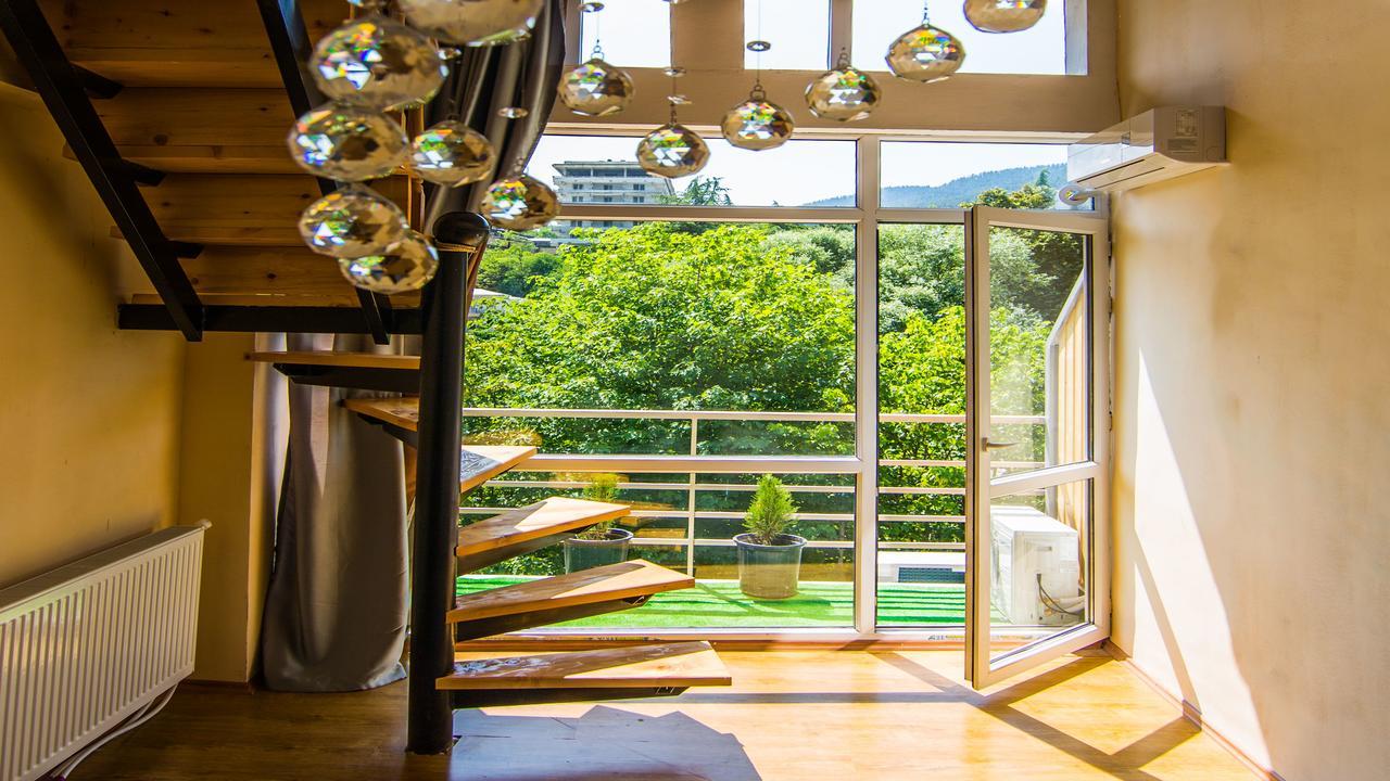 Guest House 博尔若米 外观 照片