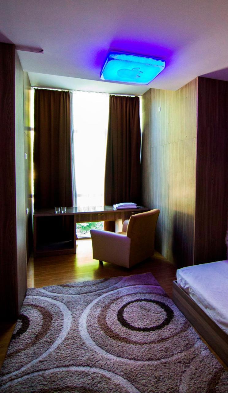 Guest House 博尔若米 外观 照片