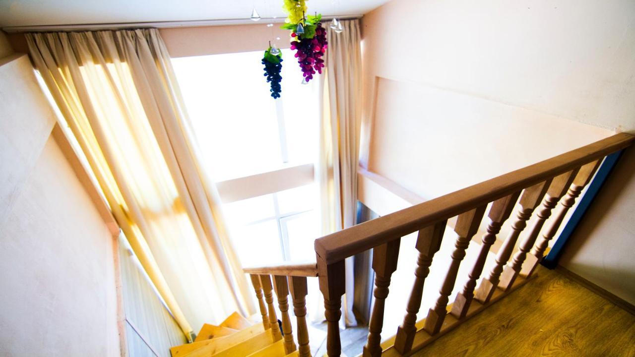 Guest House 博尔若米 外观 照片